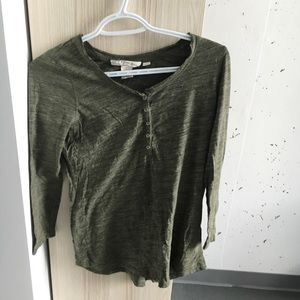 Henley mid sleeve top