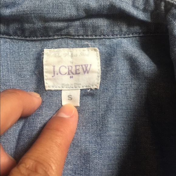 J. Crew Tops - ⚓️J. Crew The Perfect Shirt Chambray Size Small
