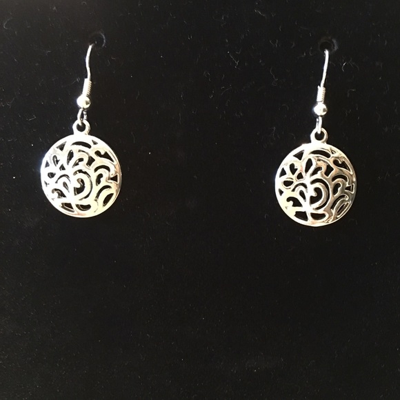 Silver toned filigree earrings