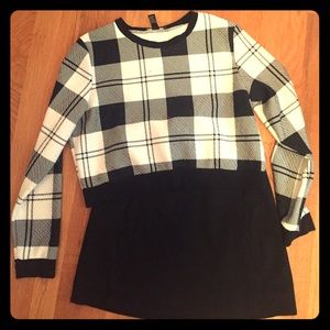 ❕Black and White Boxy Sweater❕
