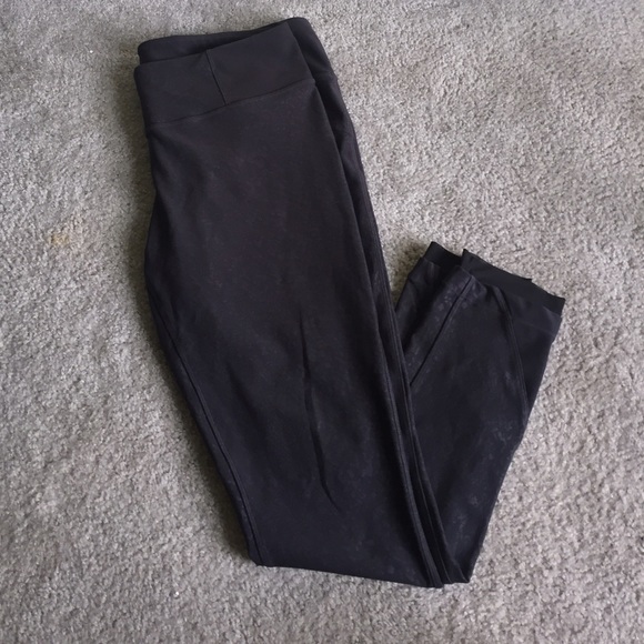 NWT Mondetta Snake Print Gray Yoga Pants