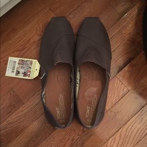Brand New Grey Men's Tom slip on
