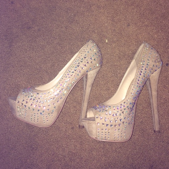 Shi by Journeys Heels