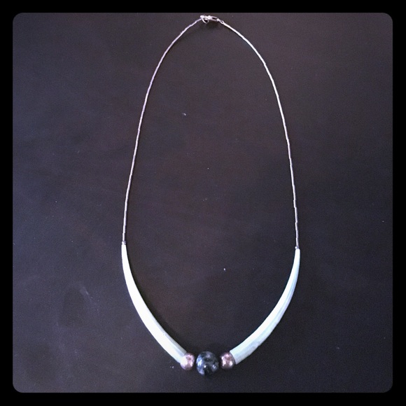 necklace w/ light green stone & malachite stone.