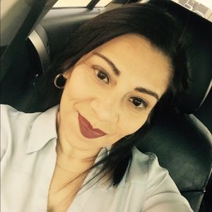 Meet your Posher, Denise