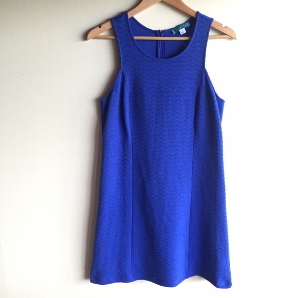 Pim & Larkin Dresses & Skirts - Pim & Larkin textured blue shift dress