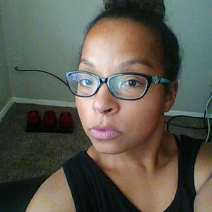 Meet your Posher, Joni