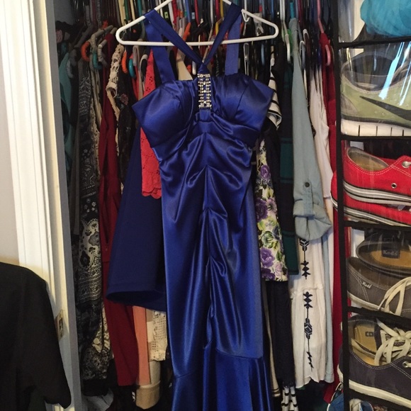 Caché Colbolt blue formal dress