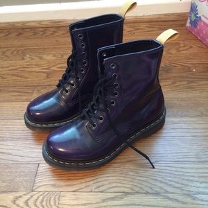 💜💜DARK PURPLE DOC MARTENS SIZE 7💜💜