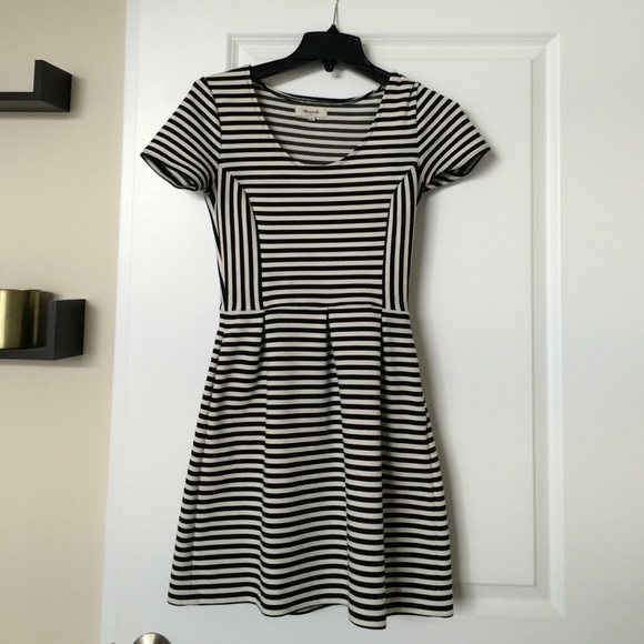 Madewell Dresses & Skirts - Madewell Stripe Dress