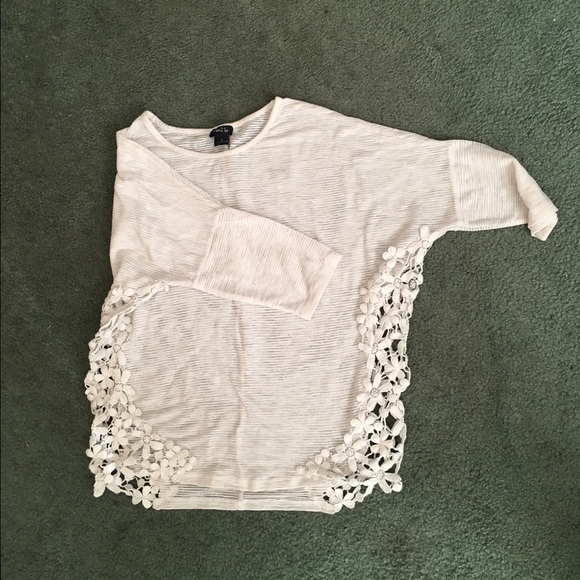 Mid-Sleeve Off White Striped Top