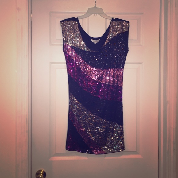 3/$15!! Sequin shirt/dress👑 S