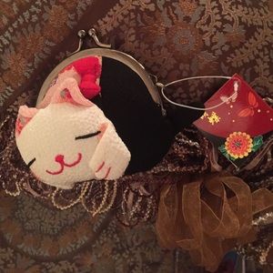 NWT change purse for cat lovers older than 3 years
