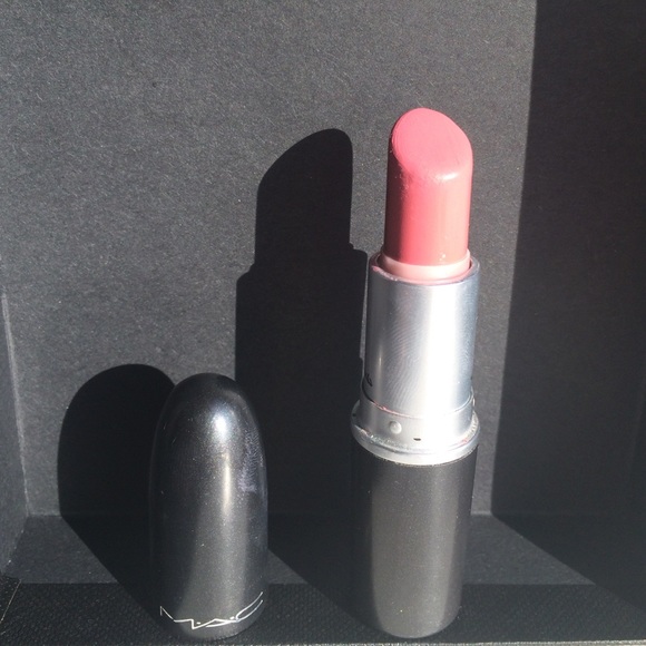 Used MAC Lipstick in Please Me