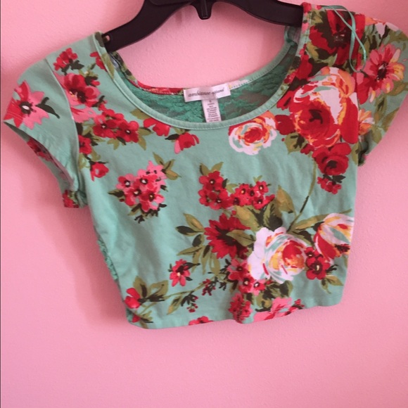 Crop top