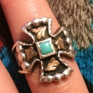 Hyo Silver rim rock collection ring!