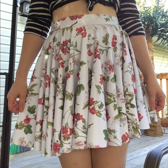 ❤️🌺BLACKMILK SZ. M CHERRY BLOSSOM CIRCLE SKIRT🌺