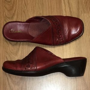 Clarks Red Leather Mules Clogs Size 9.5 M