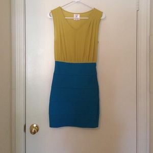 Mustard/blue dress size 0
