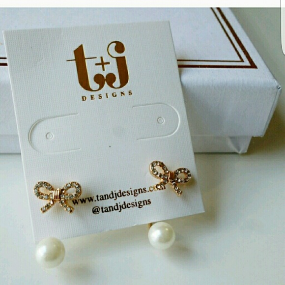 Bow and pearl earrings