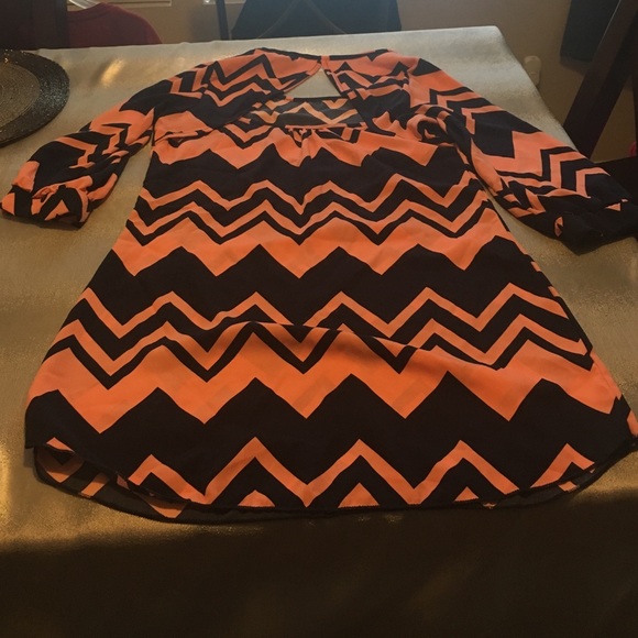 Dress - Picture 3 of 3
