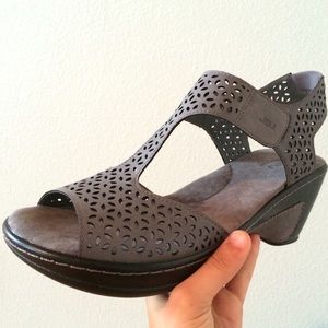 EASTER SALE🐣Memory Foam Sandals today only