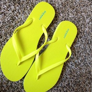 Size 8 old navy flip flops