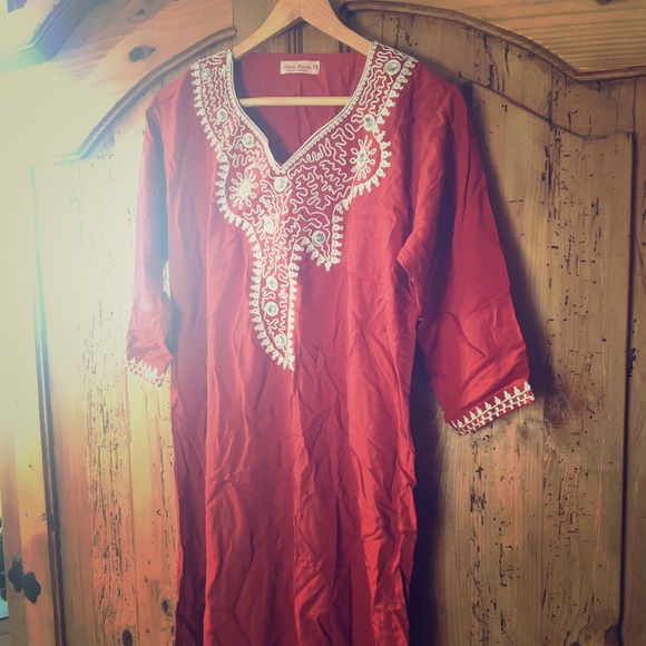 Flawless traditional occasional Moroccan dress - Picture 1 of 3