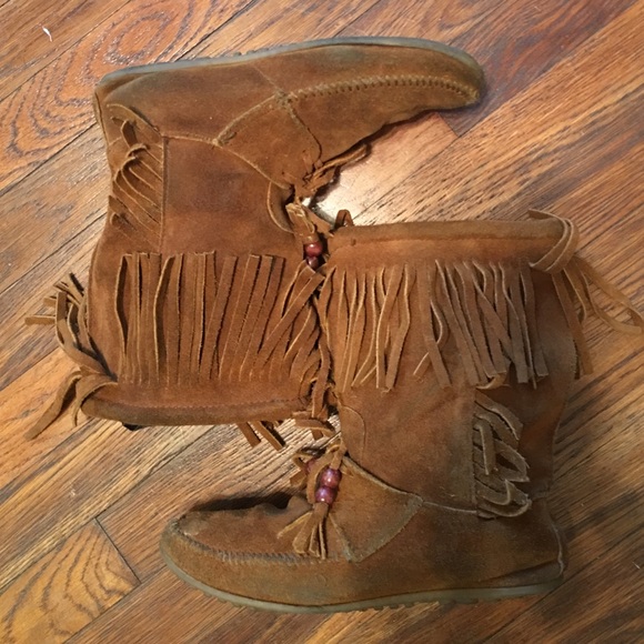 Minnetonka cognac fringe boots