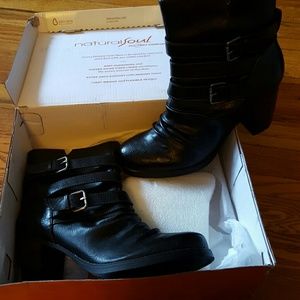 Never worn Black Natural soul booties sz 8.5