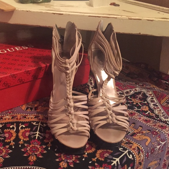 Guess/8.5/ivory leather heels