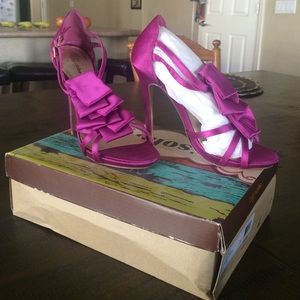 Satin berry heels