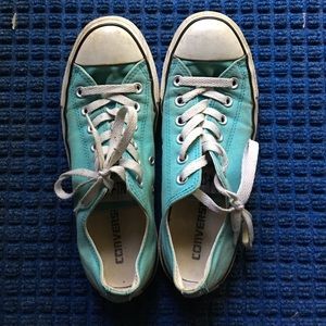 Turquoise low top converse