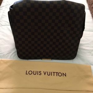 Louis Vuitton Bastille Authentic