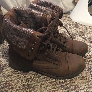 Combat boots with fabric