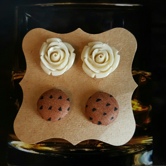 2 pair of earrings
