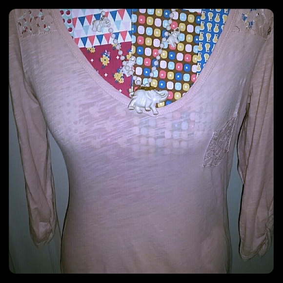 $7 ☆or 5 for $25☆Comfy 3/4 sleeves & lace back