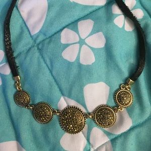 ⭐️PERFECT FALL⭐️Semi Precious Accent Necklace