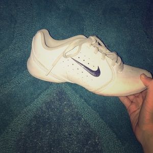 Nike cheer shoes