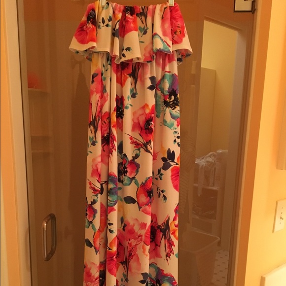 Ruffle strapless maxi dress