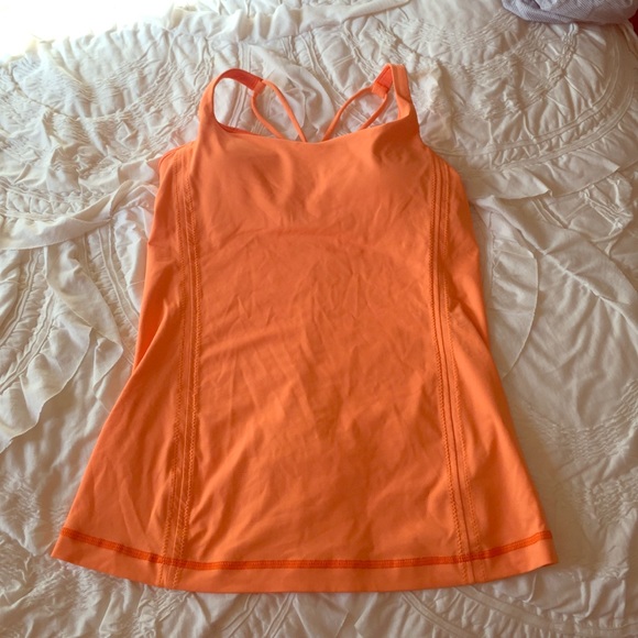 Lululemon Free to Be tank. Excellent condition!