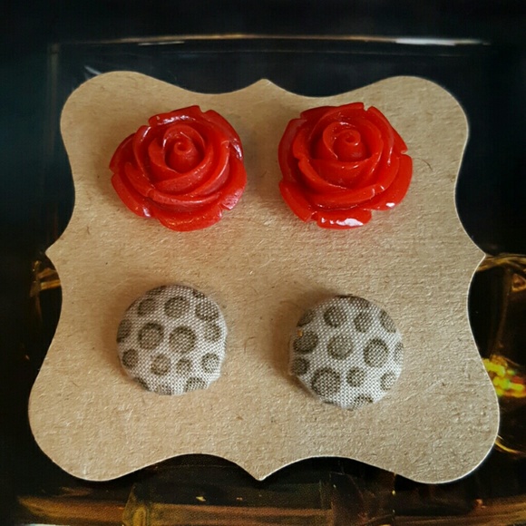 2 pair of earrings