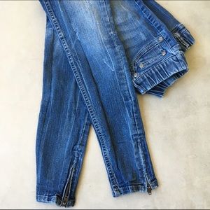 Mudd Zippered Ankle Stretch Jeans