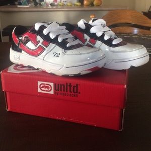 Echo unlimited sneakers