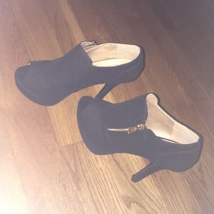 Peep toe heels