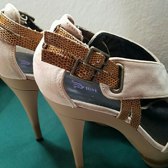 💥Platform Sandals! - Picture 2 of 4