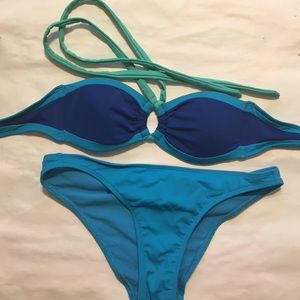 Hollister bathing-suit set