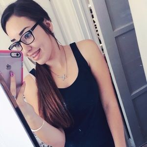 Meet your Posher, Trissha