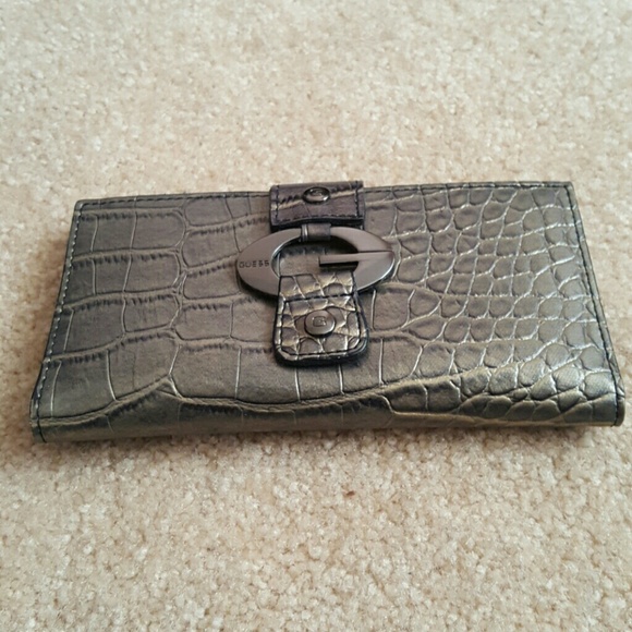 Authentic Guess olive leather colored wallet