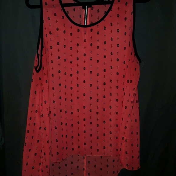 Light and fun tank top! EUC